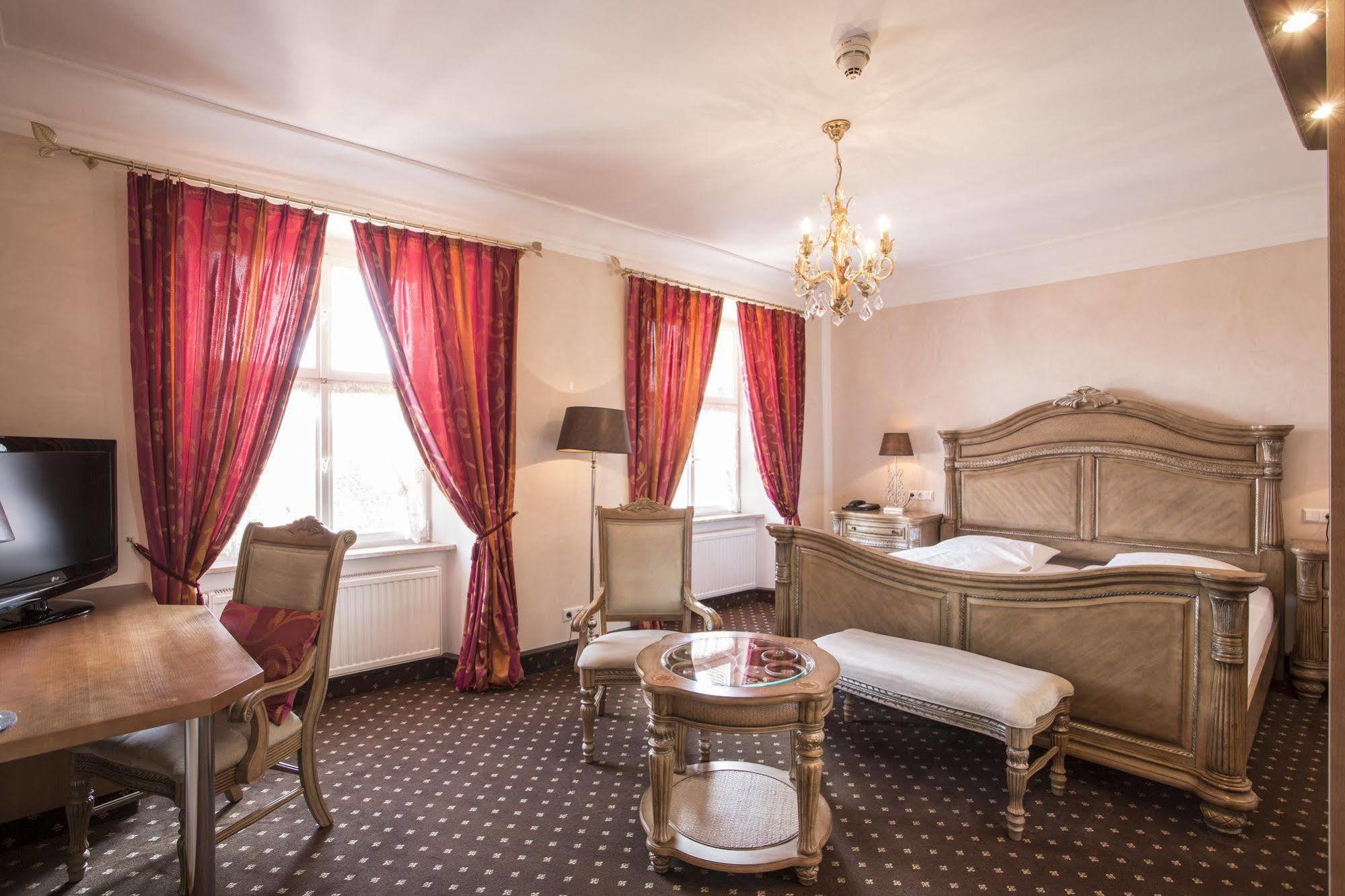 Meiser Altstadt Hotel Дінкельсбюль Екстер'єр фото